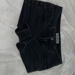 Paris Blues size 9 low rise shorts